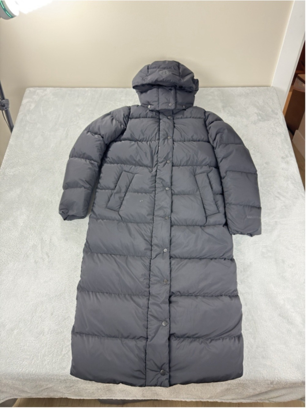 Lululemon Women's Black Wunderpuff Long Hooded Puffer Jacket Size 2